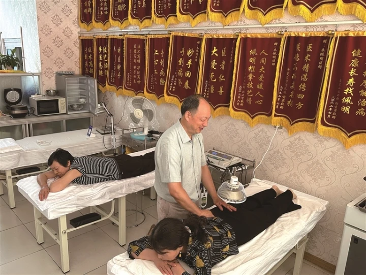 盲人師傅“愛(ài)心推拿”捐資助學(xué)20余萬(wàn)元